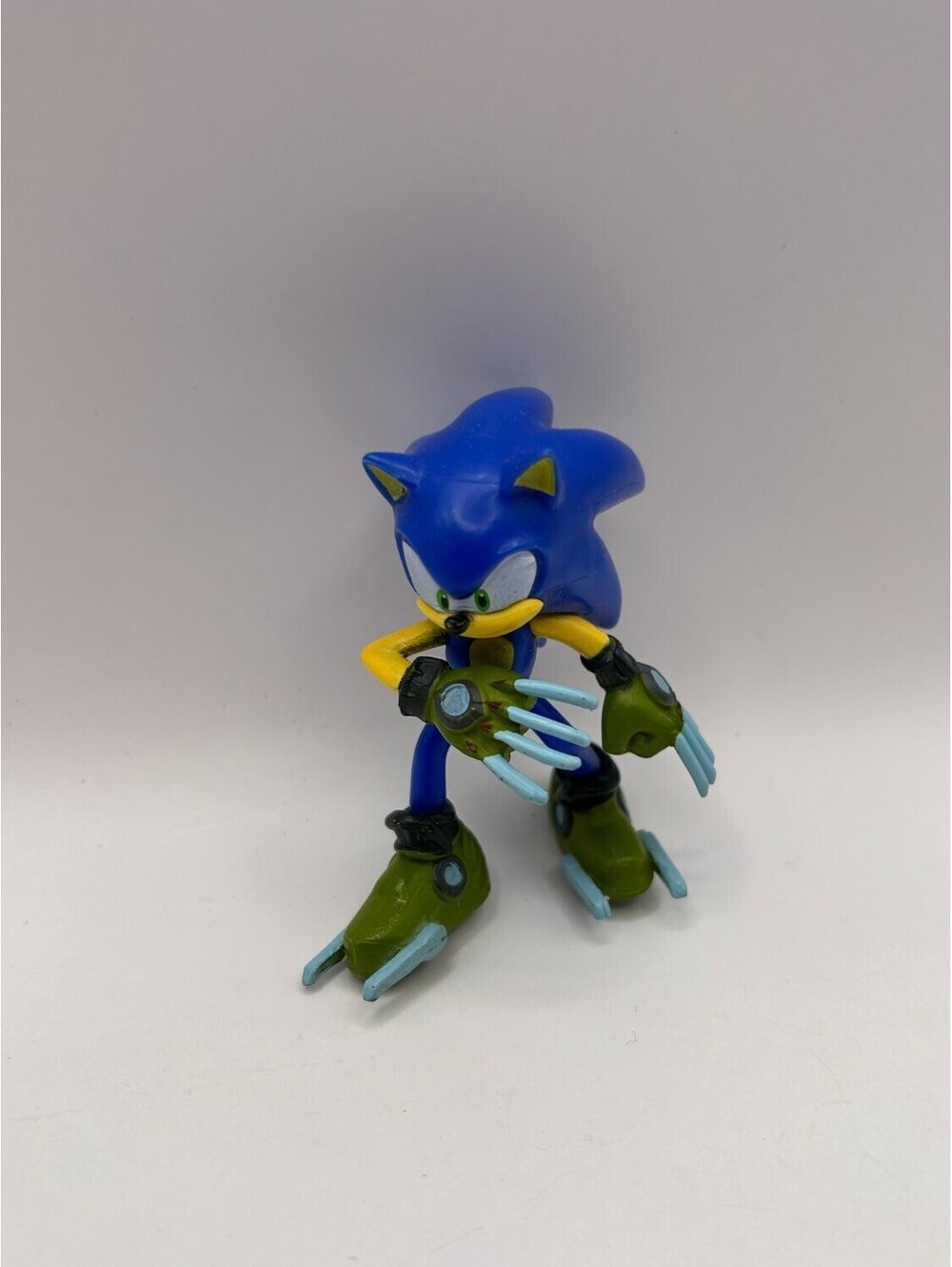 SEGA Sonic Extreme Gear Green Gauntlets Blade Boots Figure ©SEGA Loose Used